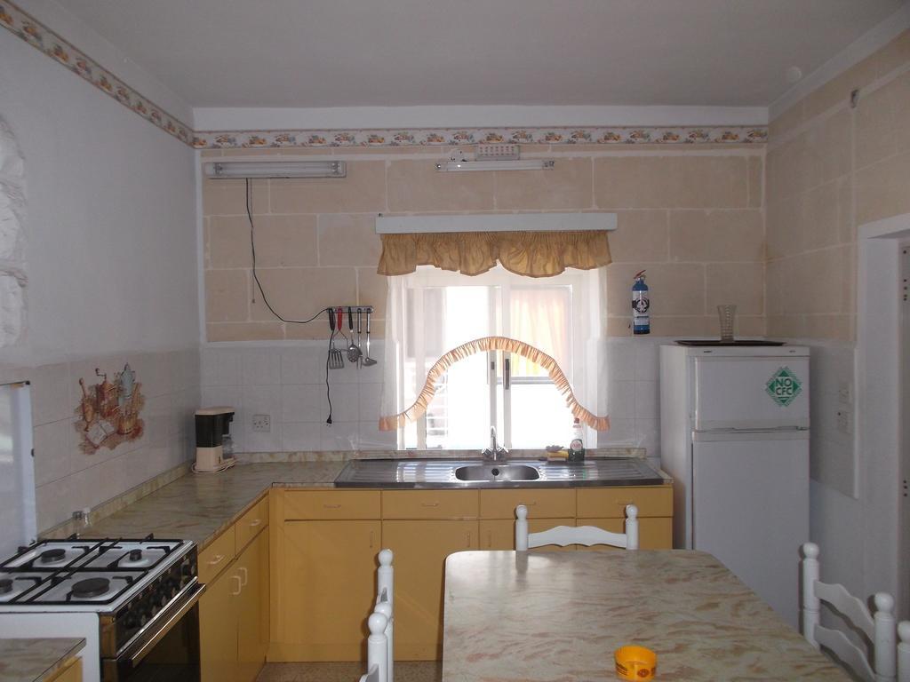 Ta' Karmni Apartment Marsalforn Bilik gambar